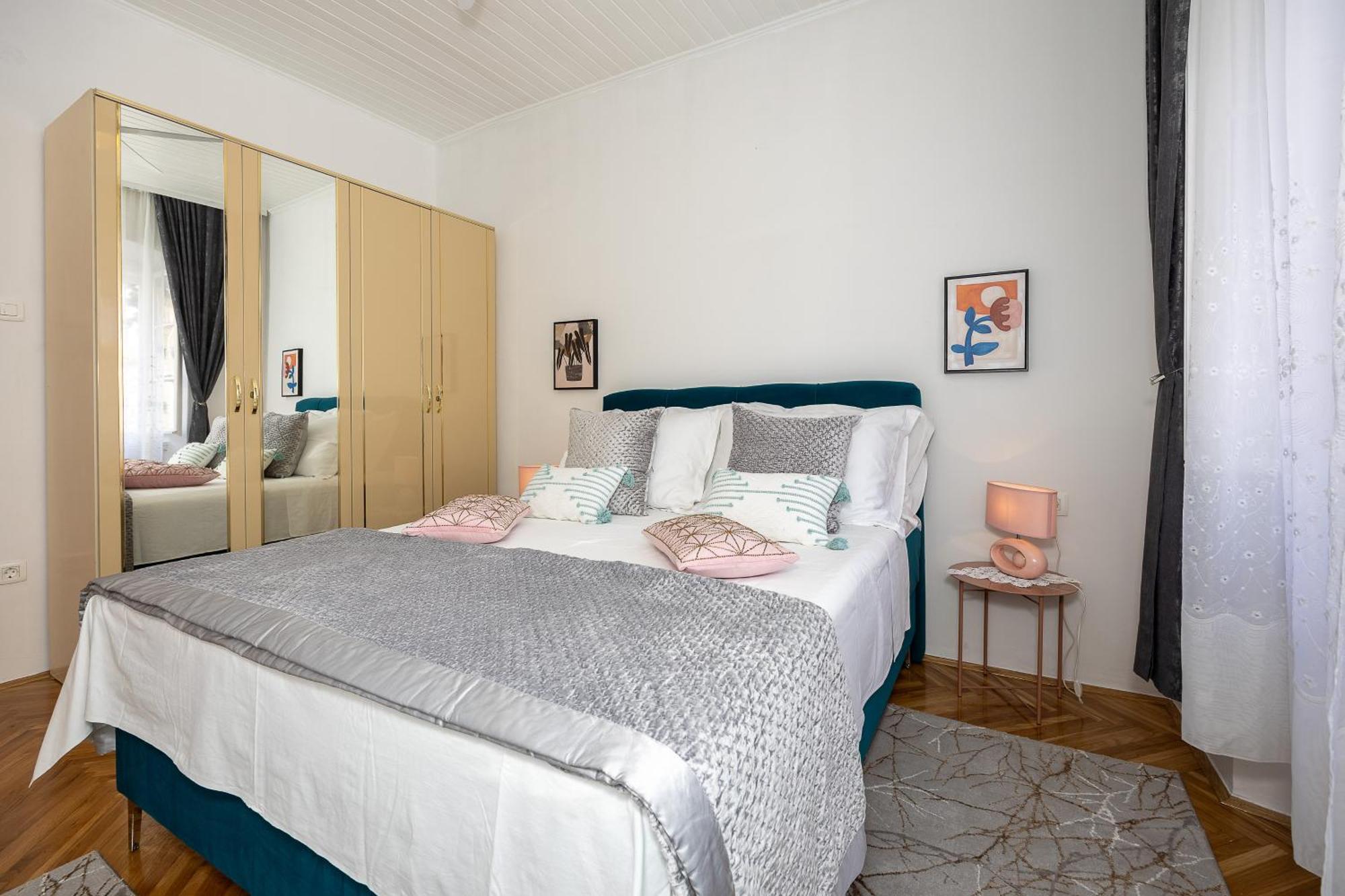 Apartman Iskra 2 Split Bagian luar foto