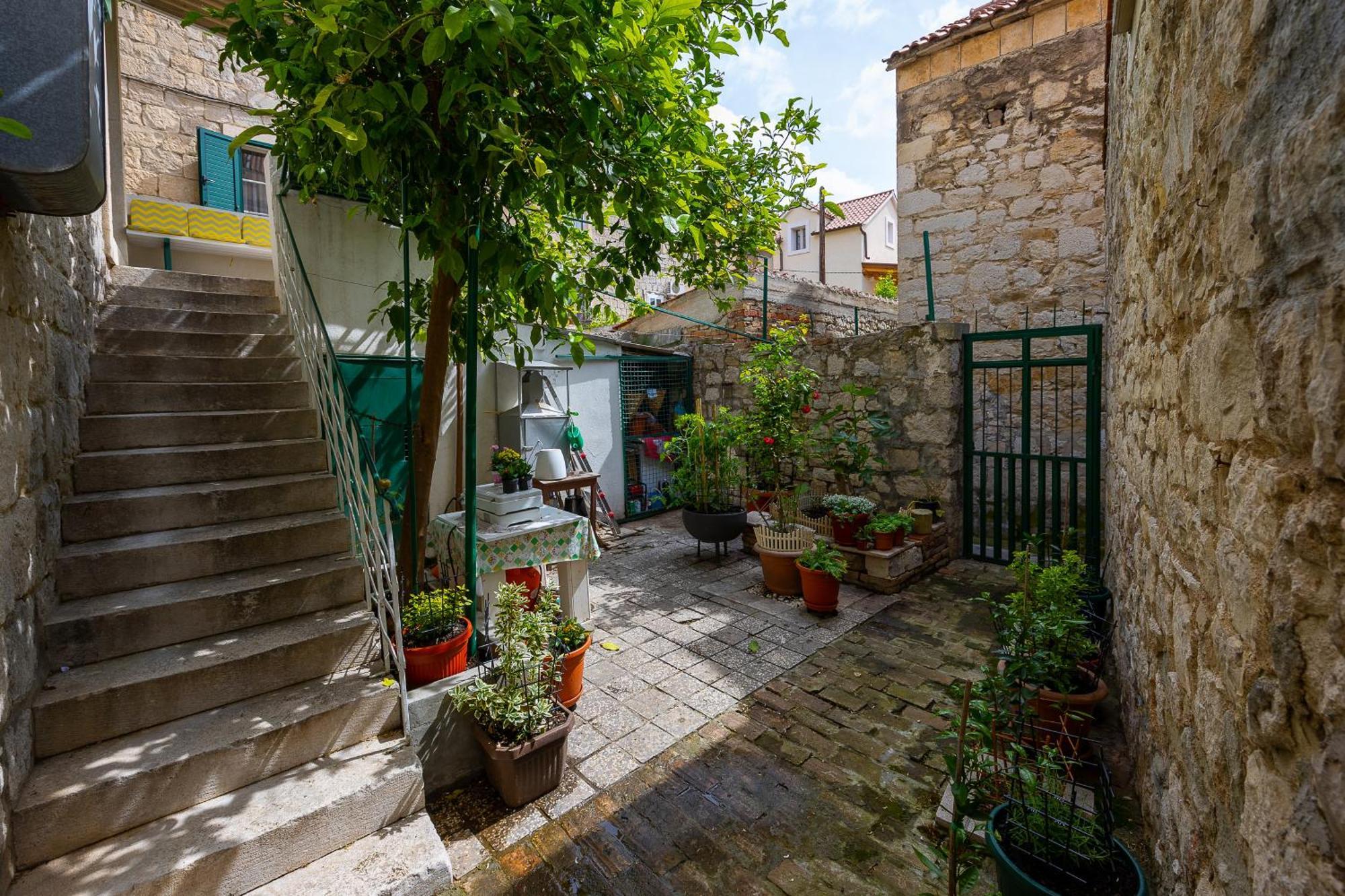 Apartman Iskra 2 Split Bagian luar foto