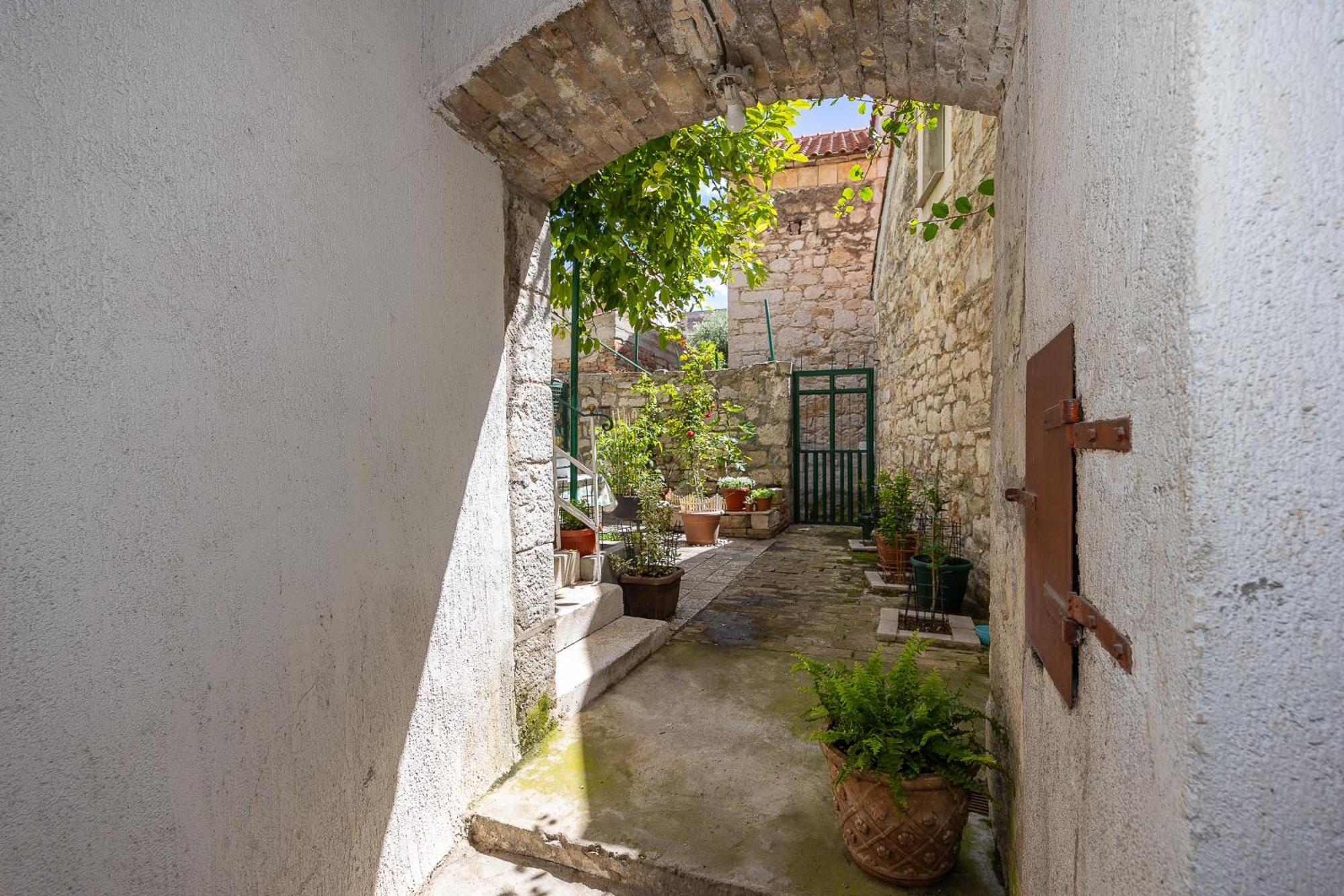 Apartman Iskra 2 Split Bagian luar foto
