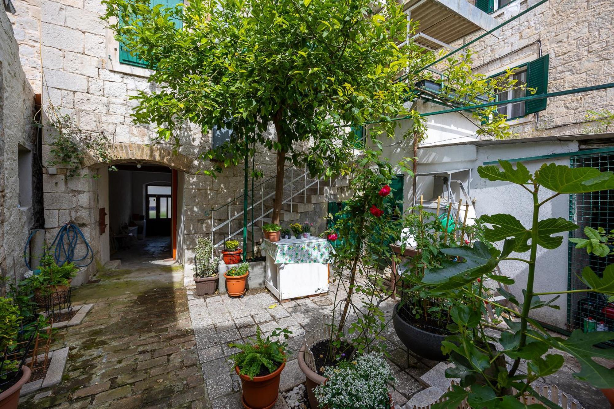 Apartman Iskra 2 Split Bagian luar foto